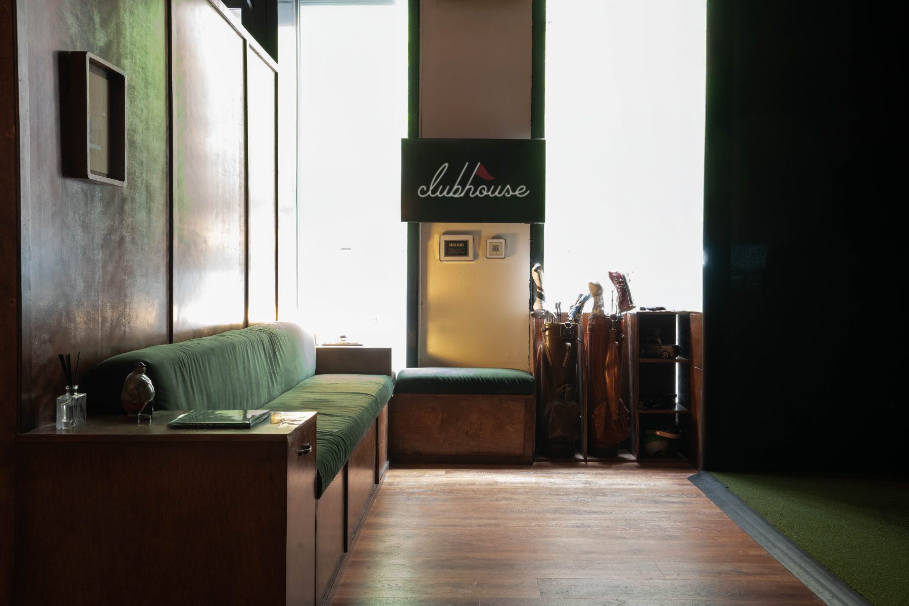 clubhouse interior seating